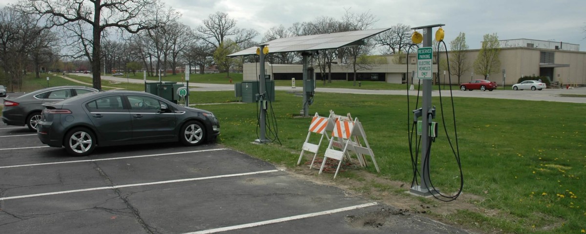 electric vehicles charging at argonne national labs